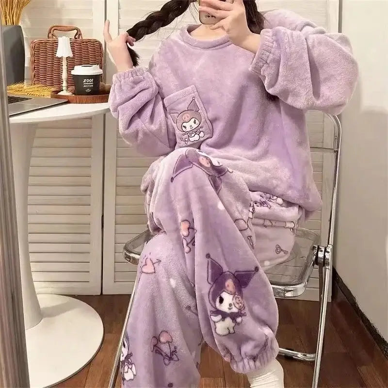 Pijama Feminino Turma da Hello Kitty Peluciado To Com Sono Pijamas