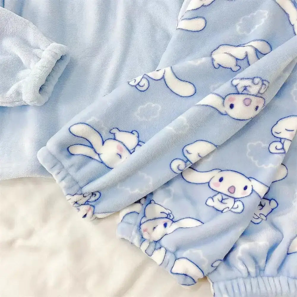 Pijama Feminino Turma da Hello Kitty Peluciado To Com Sono Pijamas