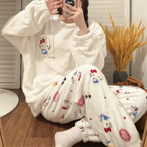 Pijama Feminino Hello Kitty Comfort Peluciado