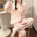 Pijama_Feminino_Turma_da_Hello_Kitty_Peluciado_To_Com_Sono_Pijamas
